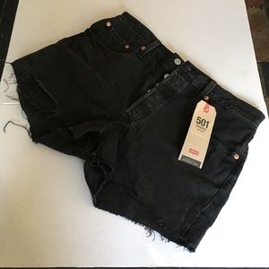 NWT - Women’s 501 Levi’s Jean Shorts 31